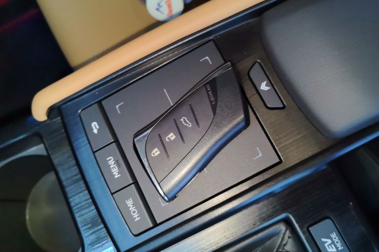 Used Lexus ES 2021 300h Excellence Edition
