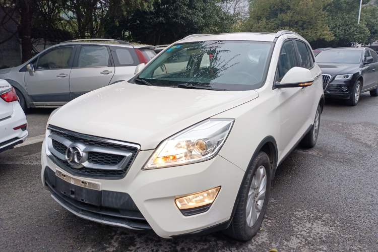 Used BAIC Senova X65 2015 2.0T automatic comfort version
