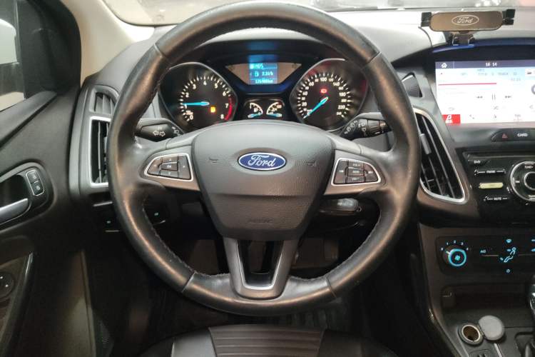 Used Ford Focus 2018 Hatchback Classic 1.6L Automatic Trendy SmartDrive Edition