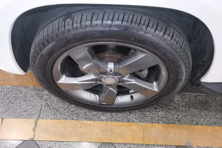 Used Mercedes-Benz GLK-Class 2013 GLK 300 4MATIC Dynamic Sunroof Model
