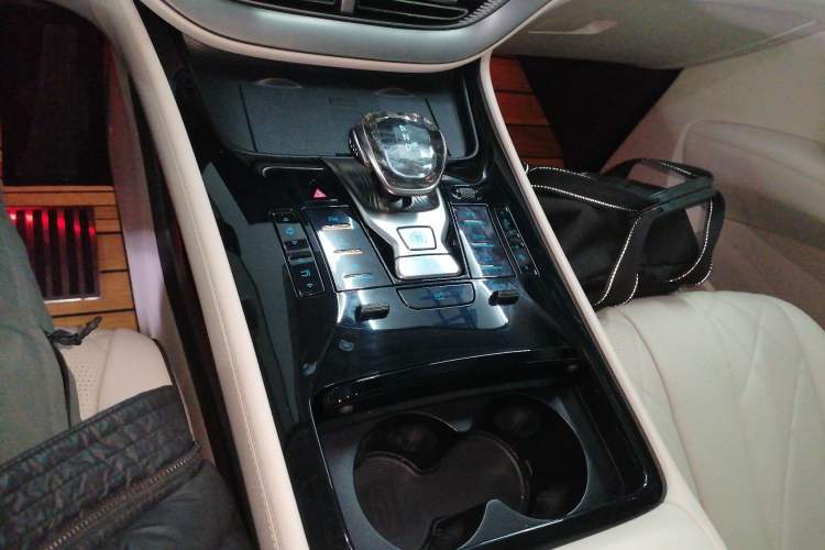 Used Denza D9 2024 DM-i 980 Four-Wheel Drive Prestige Model