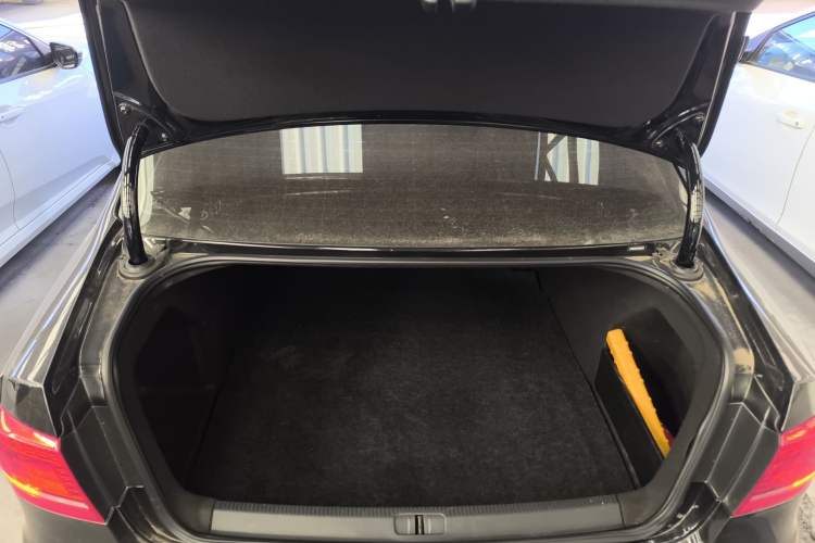 Used Volkswagen Magotan 2015 Facelift 1.8TSI Luxury Model