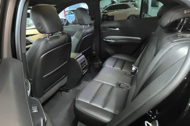 Used Cadillac XT4 2022 28T Two-Wheel-Drive Luxury Version
