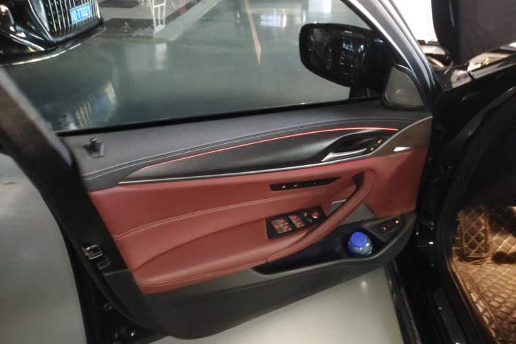 Used BMW 5 Series New Energy 2022 535Le Pioneer Edition M Sport Package
