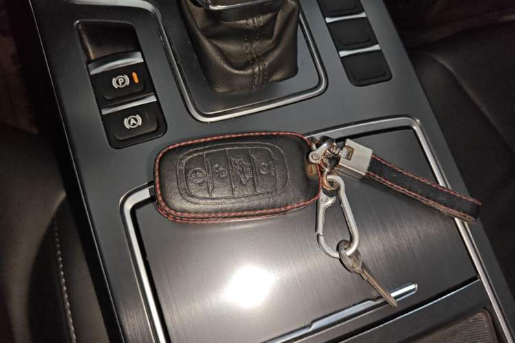 Used Hongqi H5 2022 Classic Model Facelift 1.8T Automatic Smart Connect Flagship Edition
