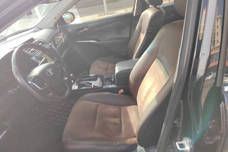 Used Toyota Camry 2016 2.5G 10th Anniversary Deluxe Navigation Edition
