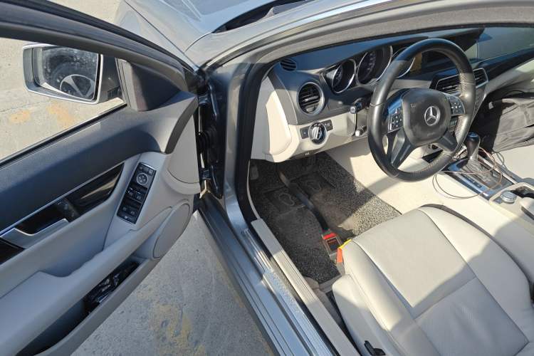 Used Mercedes-Benz C-Class 2013 C 180 Classic Grand Edition
