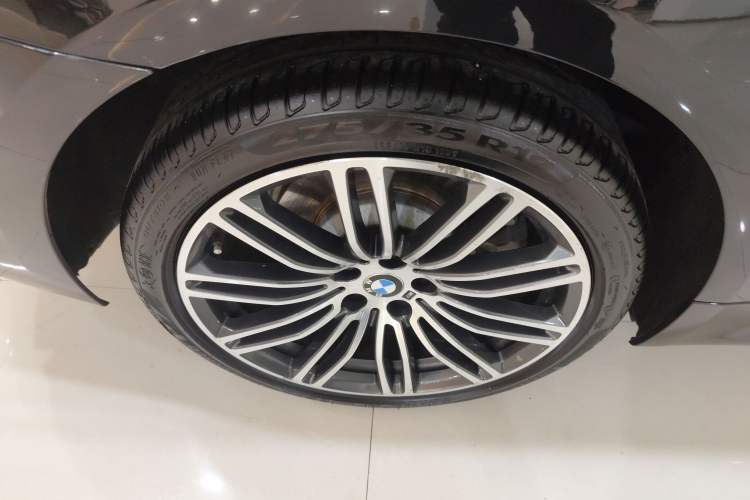 Used BMW 5 Series 2018 Restyled 530Li Leading Edition M Sport Package