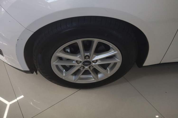 Used Ford Focus 2018 Sedan Classic 1.6L Automatic Trendy SmartDrive Edition
