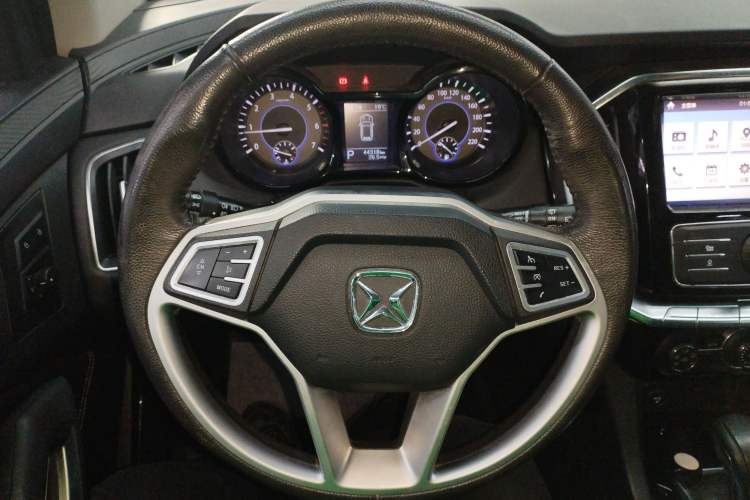 Used JMC Yusheng S350 2016 2.0T Automatic Two-Wheel Drive Gasoline Luxury Edition 5 Seats
