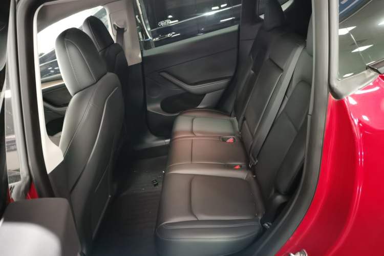 Used Tesla Model Y 2021 Long-Range All-Wheel-Drive Version
