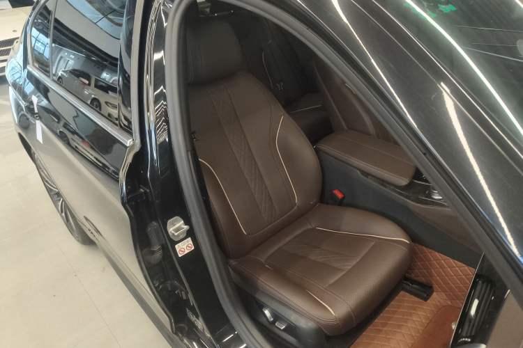 Used BMW 5 Series 2022 Restyled 530Li Leading Edition M Sport Package