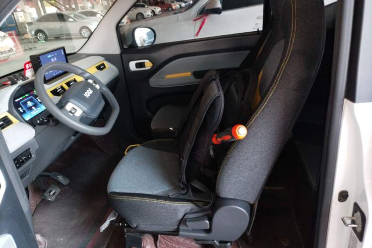 Used Chery QQ Ice Cream 2022 170km Sundae Phosphate Lithium-Ion