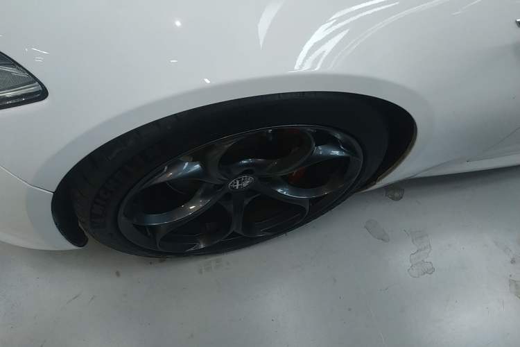 Used Alfa Romeo Giulia 2017 2.0T 280HP Luxury Sport Edition
