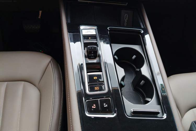 Used Volkswagen Viloran 2024 330TSI Luxury Edition
