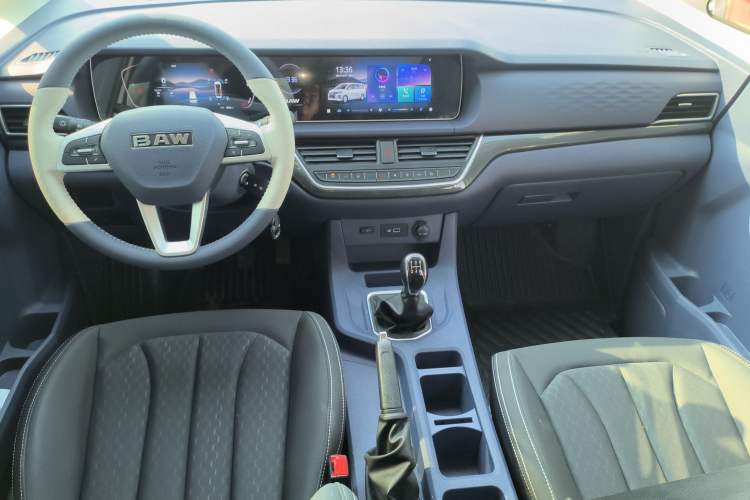 Used  Ruisheng Ace M7 2025 1.6L Manual Standard Wheelbase Comfort Version 5 Seats
