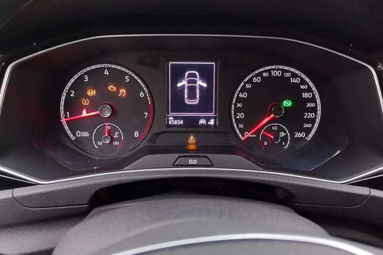 Used Volkswagen T-ROC 2019 280TSI DSG Two-Wheel Drive Comfort Version China VI Standard
