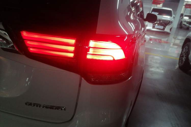 Used Mitsubishi Outlander 2020 2.0L Two-Wheel Drive Enjoyment Version 5 Seats
