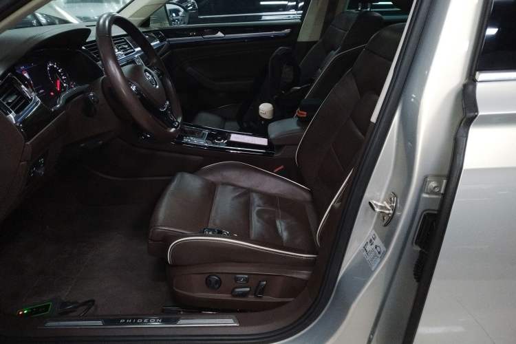 Used Volkswagen Phideon 2016 380TSI Two-Wheel-Drive Supreme Edition
