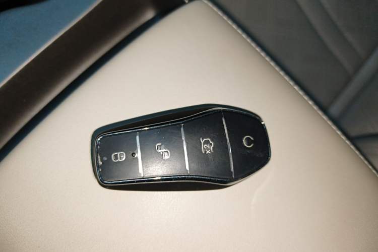 Used BYD Yuan UP 2025 Intelligent Driving Version 401 km Leading Edition
