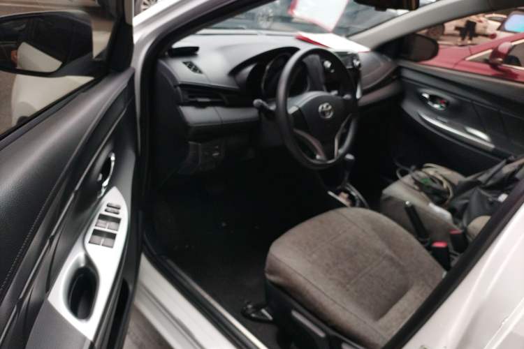 Used Toyota YARiS L 2017 1.5G CVT JingSu Model with Upgraded Sunroof
