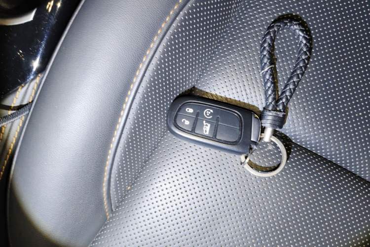 Used Jeep Grand Commander 2018 2.0T Four-Wheel Drive Smart Enjoyment Version China V Emission Standard
