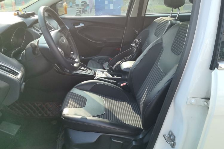 Used Ford Focus 2017 Sedan 1.6L Automatic Fashion Edition Smart Drive Version
