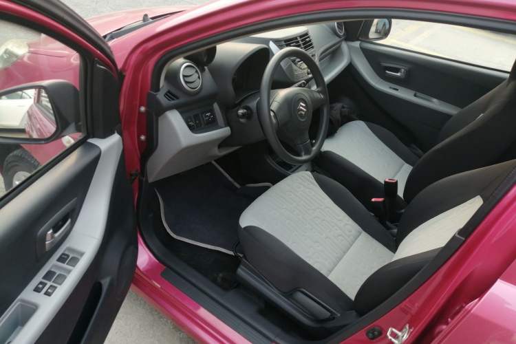 Used Suzuki Alto 2013 1.0L Automatic Luxury Model
