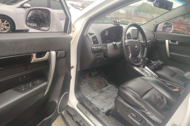 Used Chevrolet Captiva 2014 2.4L 4x4 Flagship Edition 7 Seats
