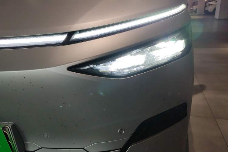 Used XPeng X9 2024 702 Ultra-Long Range Max