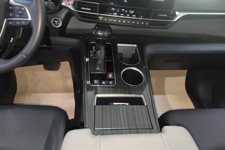 Used Toyota Sienna 2024 2.5L Hybrid Platinum Edition