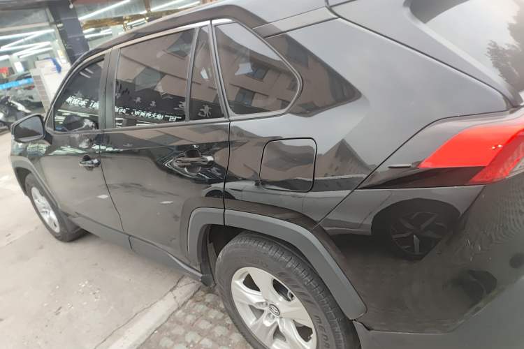 Used Toyota RAV4 2021 2.0L CVT Two-Wheel Drive Urban Edition
