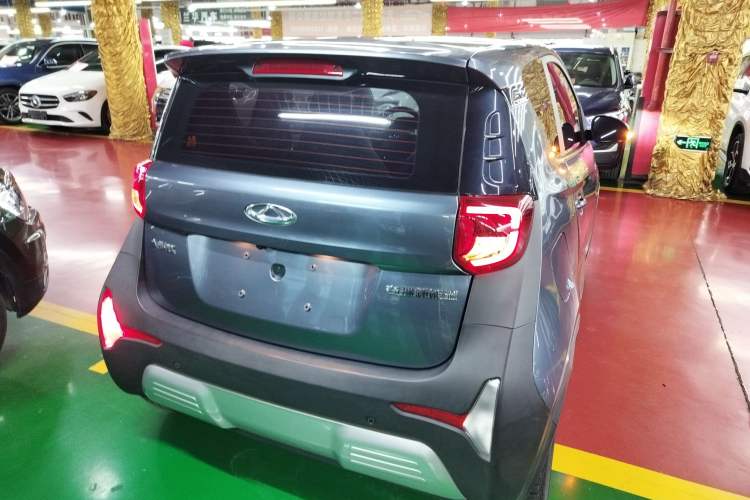 Used Chery Little Ant 2022 Revised Version Sweet Pink Edition Half-Sugar Version Lithium Iron Phosphate 30.7 kWh 30 kW 301 km
