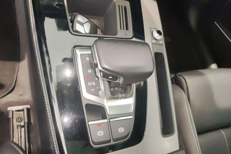 Used Audi Q5L 2022 Updated 45T Luxury Dynamic Version
