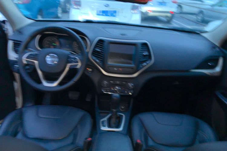 Used  Cherokee 2016 2.0L Superior Edition
