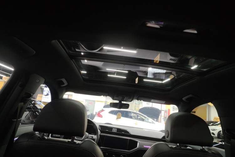 Used Audi Q3 2024 40 TFSI RS Package Performance Model
