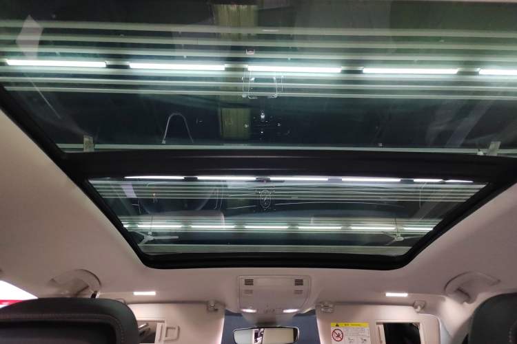 Used Volkswagen Magotan 2025 Zhongxiang Version 330TSI DSG Luxury Edition
