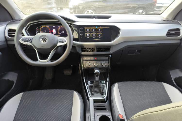 Used Volkswagen Tacqua 2021 200TSI DSG JoyConnect Edition
