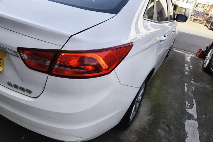 Used Ford Escort 2017 Happiness Edition 1.5L Automatic Fashion Version
