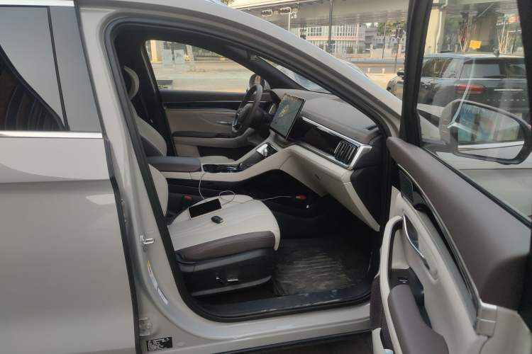 Used BYD Song PLUS New Energy 2025 EV Intelligent Driving Version 520km Premium Model
