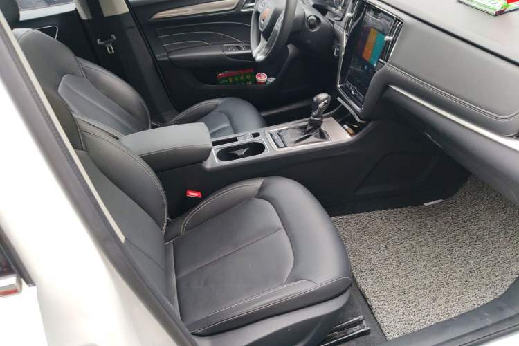 Used Roewe i6 2019 PLUS 20T TST 4G Connected Flagship Superb Edition
