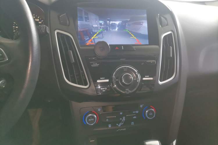 Used Ford Focus 2015 Hatchback 1.6L Automatic Fashion Edition