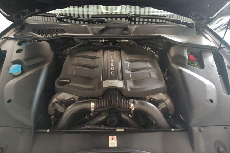 Used Porsche Cayenne 2015 3.6L automatic transmission U.S. specification
