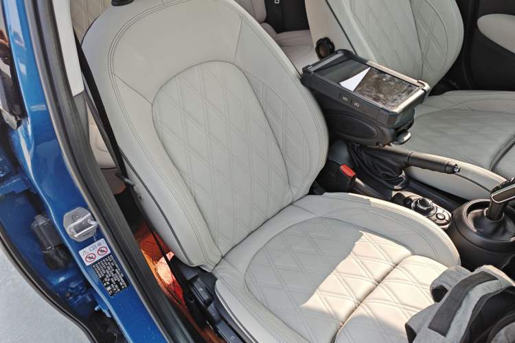 Used  MINI 2022 1.5T COOPER Artist Five-Door Edition
