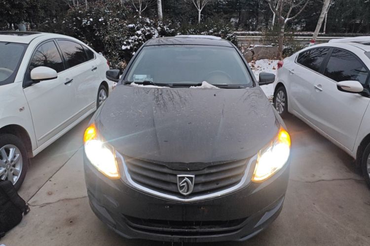 Used Baojun 630 2014 1.5L manual standard version
