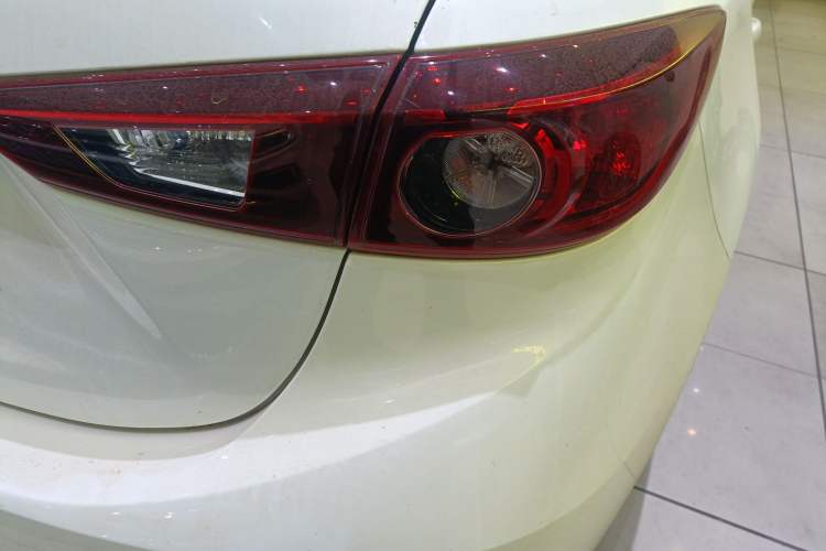 Used Mazda Mazda 3 Axela 2017 Sedan 1.5L Automatic Comfort Model Emission Standard China V
