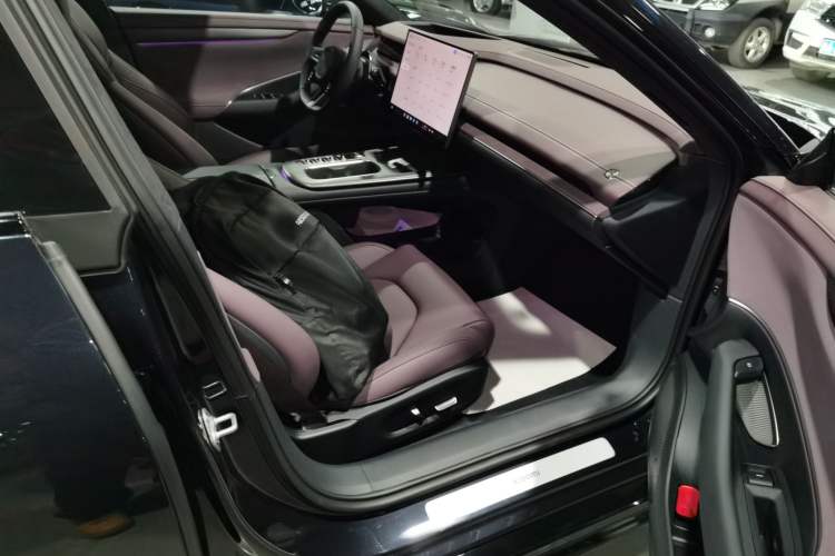 Used  SU7 2024 Four-Wheel Drive Ultra-Long Range Advanced Intelligent Driving Max Edition
