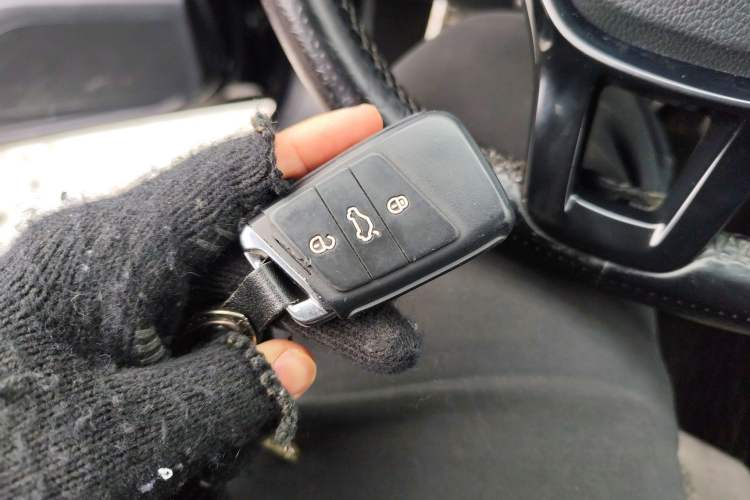 Used Volkswagen Tiguan L 2019 380TSI Automatic All-Wheel Drive Luxury Edition with 7 Seats China VI Standard
