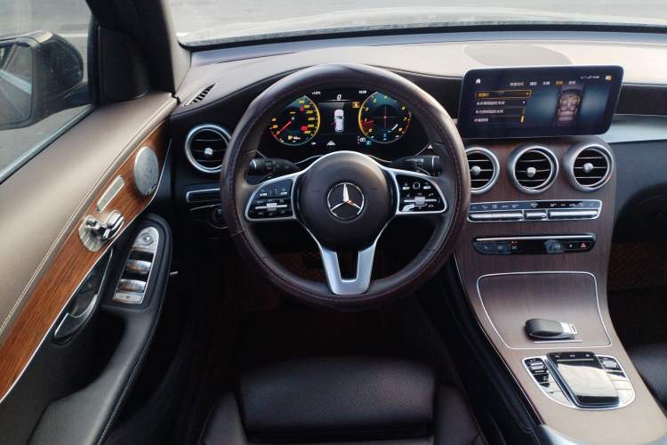 Used Mercedes-Benz GLC 2021 GLC 300 L 4MATIC Dynamic Model