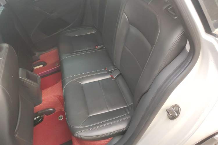 Used Volkswagen Gran Lavida 2013 1.6L Automatic Fashion Model
